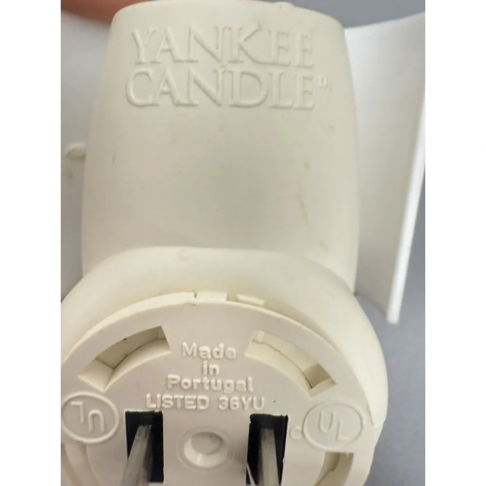 Lot Of 2 Yankee Candle Scent Plug‎ Diffuser Holiday Christmas Gold Deer Tree #16